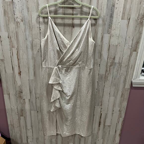 Eliza J Silver Metallic Ruffle Slit Surplice Cocktail Dress Womens Plus Size 18 - Picture 2 of 9